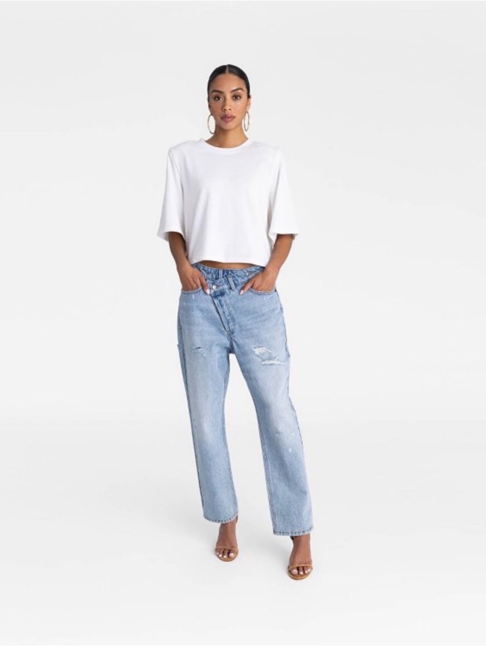 KBB by KAHLANA Women's Mid-Rise Tapered Leg 'The Dylan Jean' - Light Wash 8
